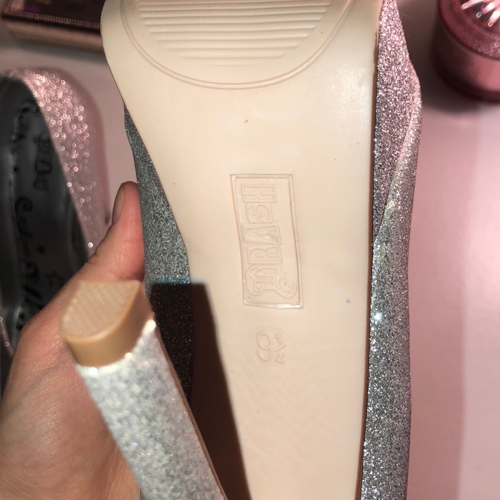 Heels - Picture 3 of 3